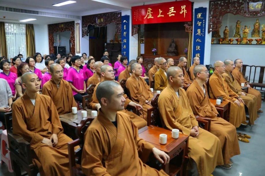 旋转轮胎